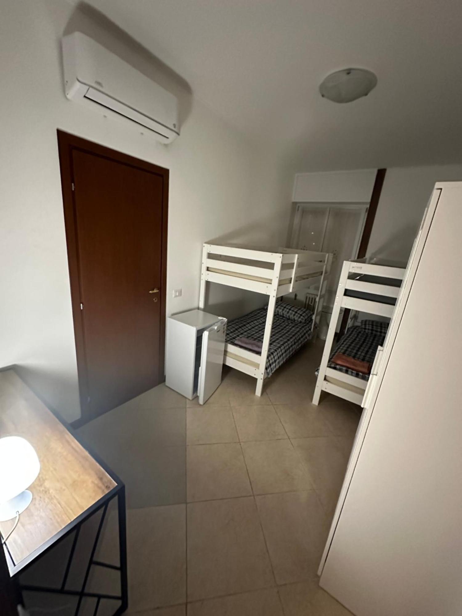 Gigli, Rooms Con Cucina In Comune E Terrazza Milão Exterior foto